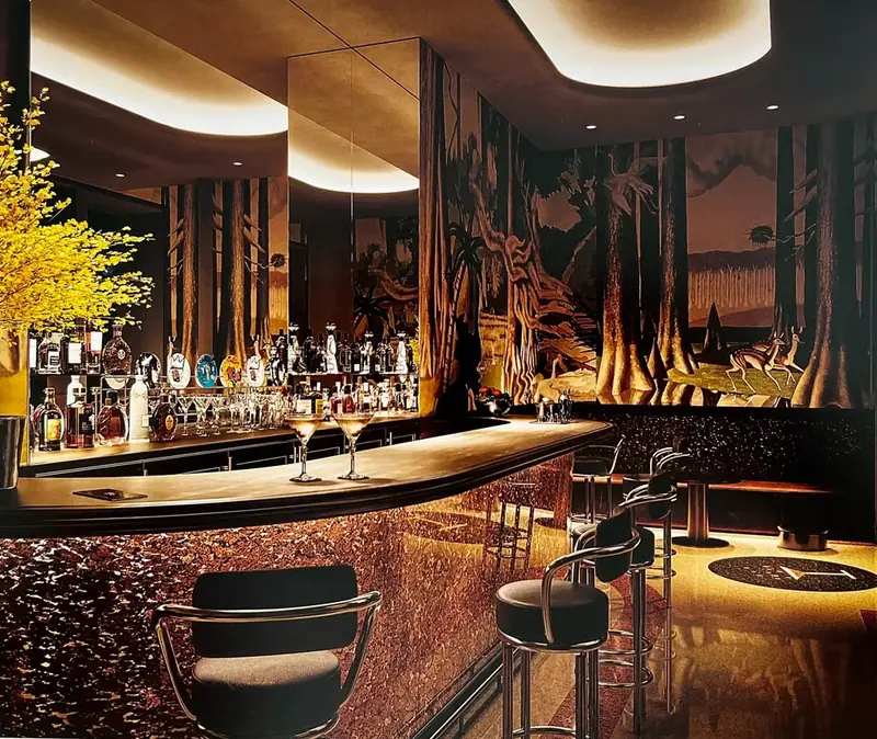 Cocktail bar